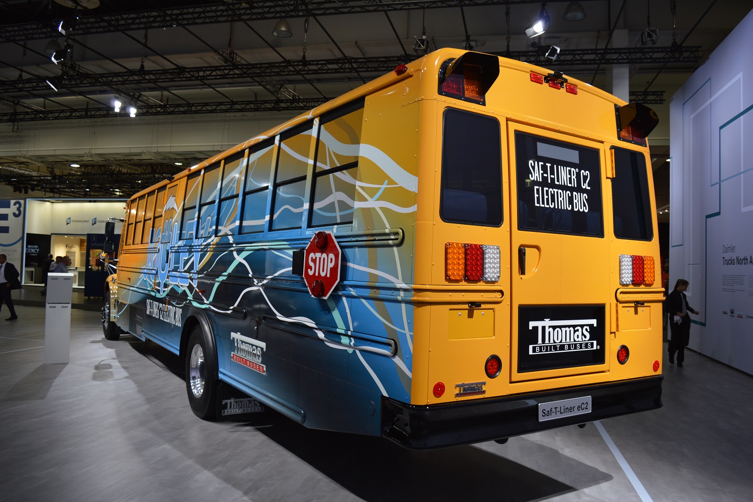 Elektromos iskolabuszok és teherautók követik a dízeleket a Daimlernél 12