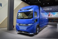 Elektromos iskolabuszok és teherautók követik a dízeleket a Daimlernél 26