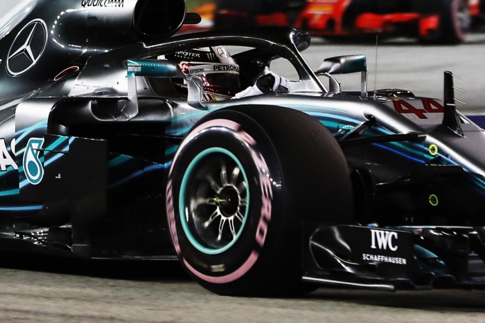 F1: Nincs probléma a Merci trükkös felnijével 2 | Vezess F1: Nincs probléma a Merci trükkös felnijével 2