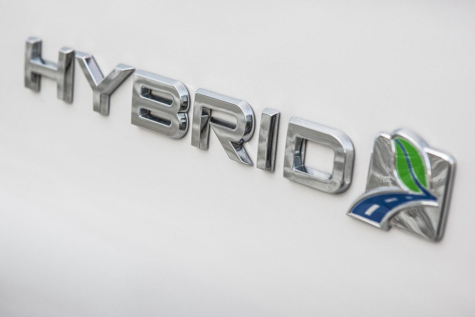 Hibrid óriáskombit épít a Ford 5