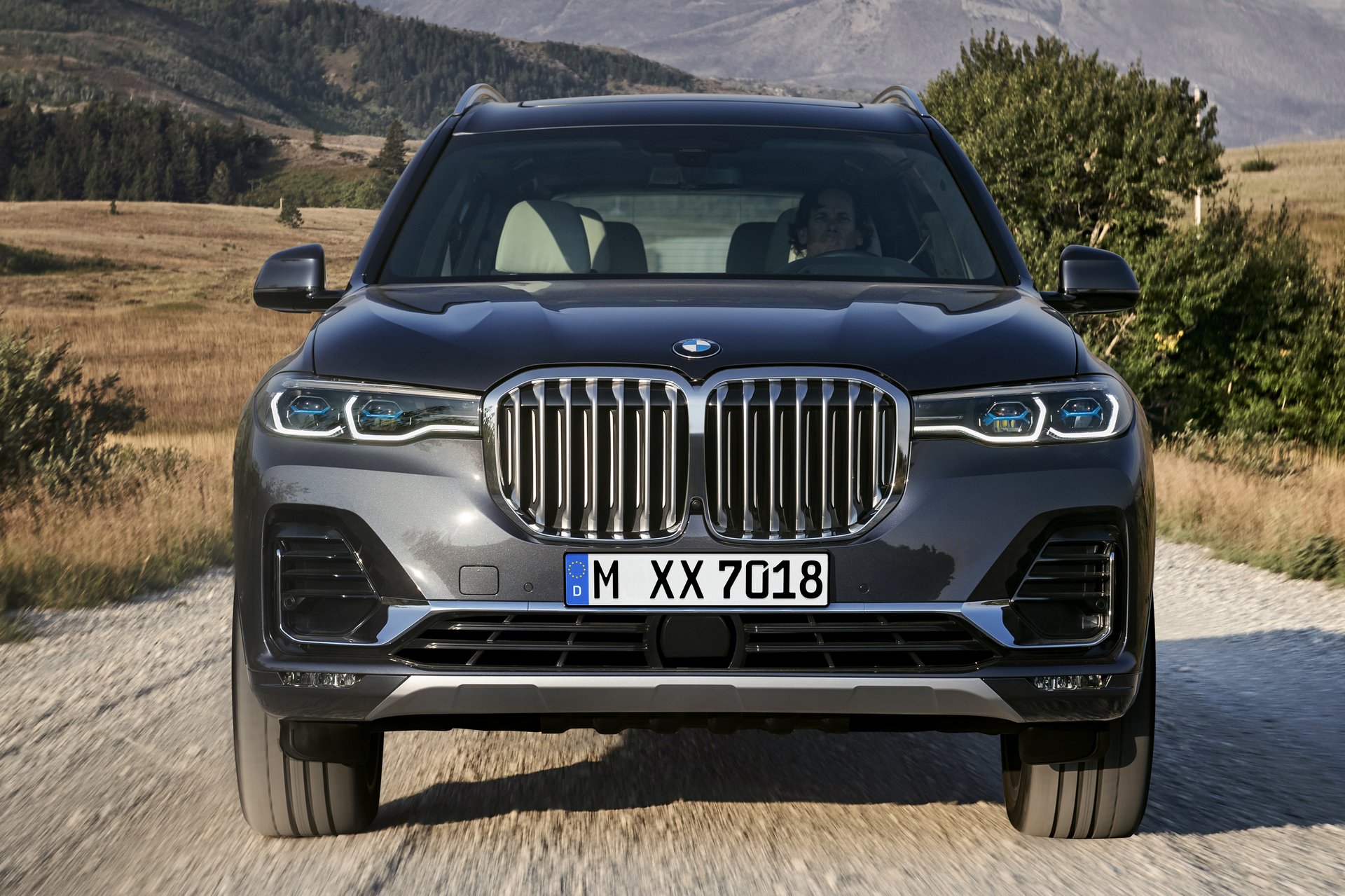 Megérkezett az X7, minden idők legnagyobb BMW-je 25