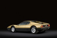Páratlan példány ez az arany Ferrari 9