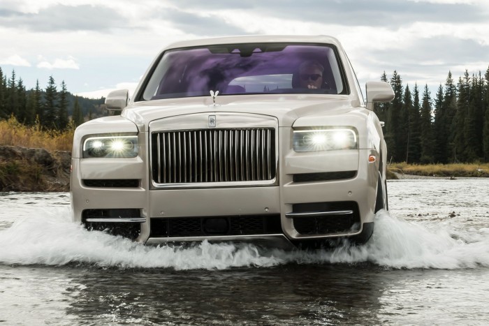 Jön a hibrid Rolls-Royce terepjáró