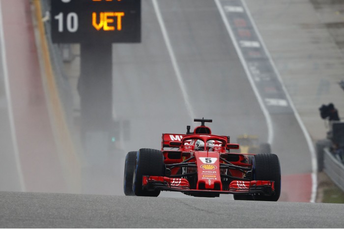 F1: Hamilton szárnyal, a Ferrari siralmas