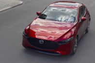 Új motorokkal támad a Mazda3 23