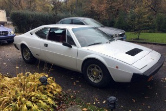 Hihetetlen motor került ebbe az öreg Ferrariba