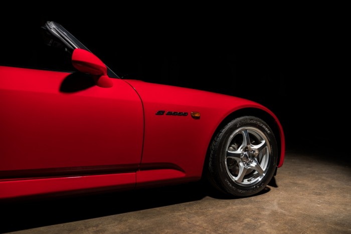 Meglepően kevés kilométer szaladt ebbe a Honda S2000-esbe