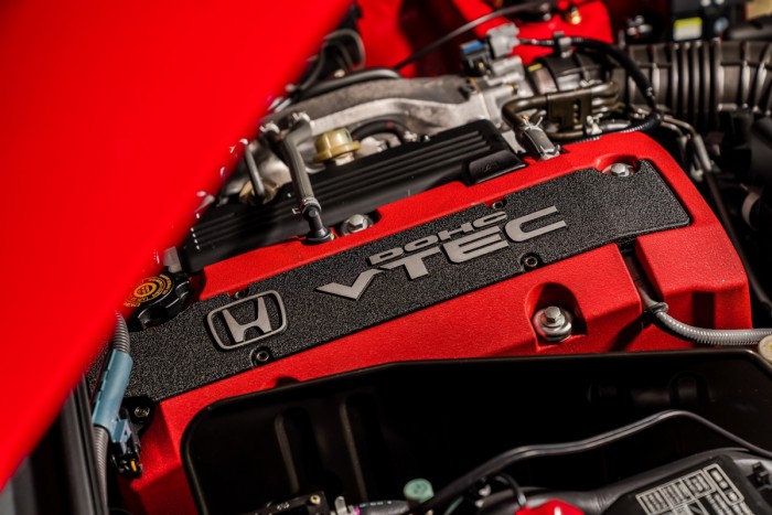 Meglepően kevés kilométer szaladt ebbe a Honda S2000-esbe 6