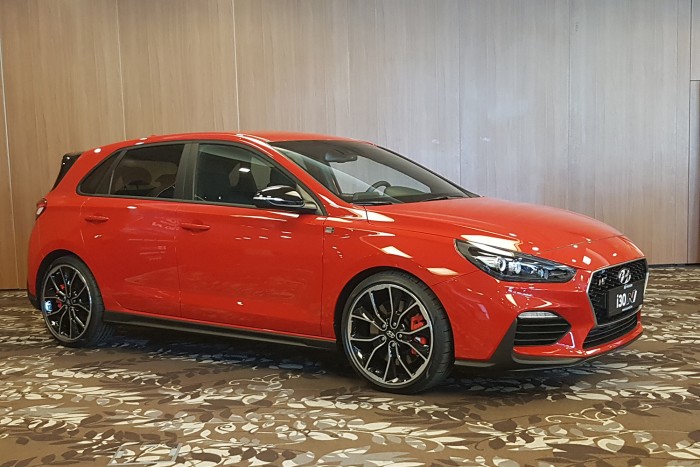 Itt a limitált szériás Michelisz Norbert sportautó 1