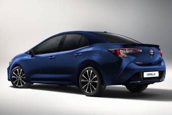 Jön a Toyota Corolla szedán