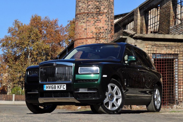 Elvittük egy körre Budapesten a Rolls-Royce “terepjáróját”