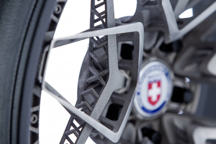 Eszelősen néz ki a világ első 3D nyomtatott titán felnije 6