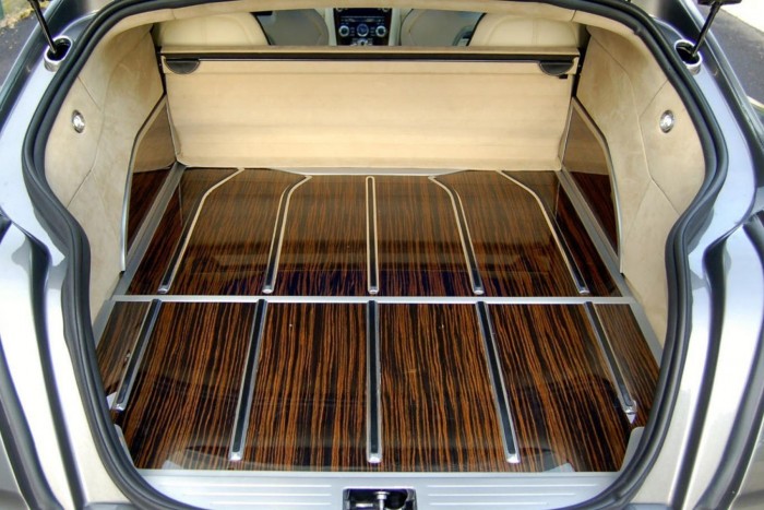 Méregdrága az egyetlen kombi Aston Martin Rapide 6