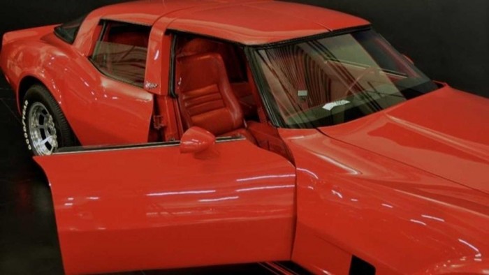 A kelleténél több ajtó került erre a Corvette-re 6