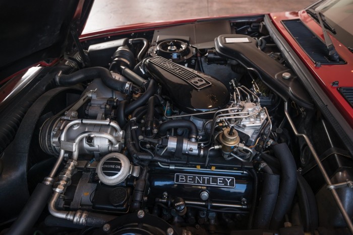 Akinek ilyen Bentley kellett, annak bizony mélyen a zsebébe kellett nyúlnia 7