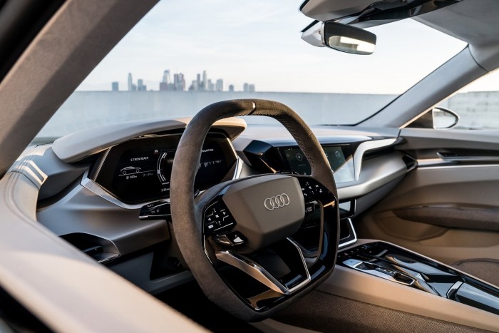 Elképesztően menőn néz ki az Audi sportos villanyautója 6