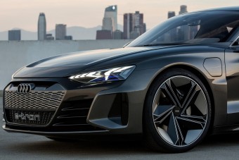 Elképesztően menőn néz ki az Audi sportos villanyautója