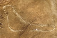 A BMW megépítette a monzai versenypályát, méghozzá sivatagban! 11