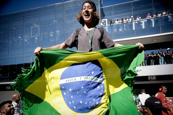 F1: Félnek, rejtőzködnek a csapatok a Brazil Nagydíjon