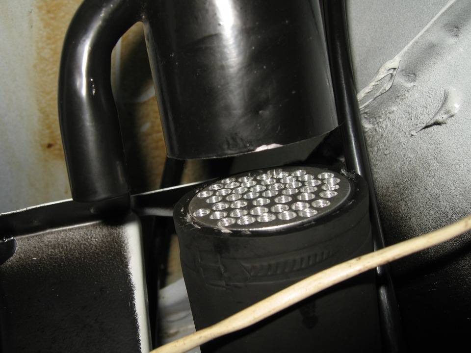 Lopják a benzint, így védekeznek az oroszok 4 | Vezess Lopják a benzint, így védekeznek az oroszok 4