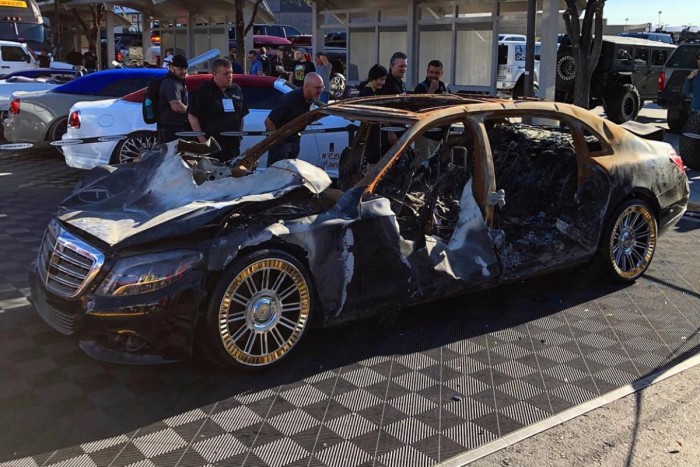 Kiégett luxusautóból lett kiállítási tárgy 6 | Vezess Kiégett luxusautóból lett kiállítási tárgy 6