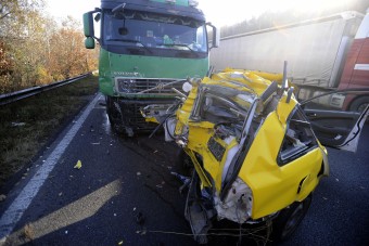 Azért nem halt meg az M3-ason, mert pisilni ment