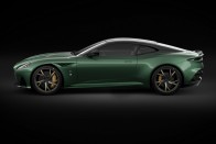 Legendás versenyautója előtt tiszteleg az Aston Martin 11