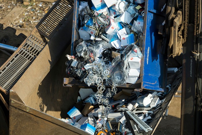 Ömlik az országba az életveszélyes autóalkatrész