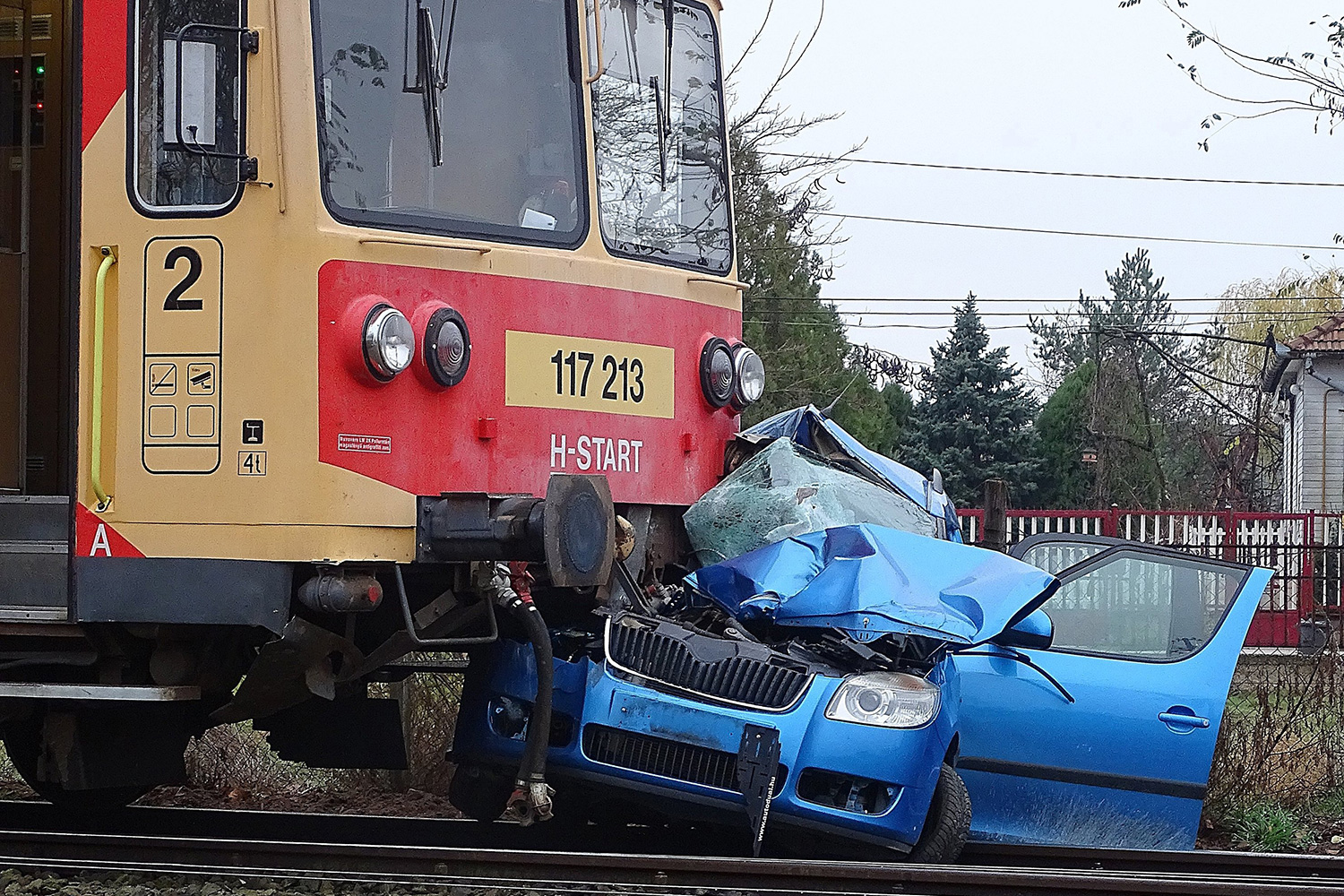 Megrázó fotókon a hetényegyházi vasúti tragédia 1