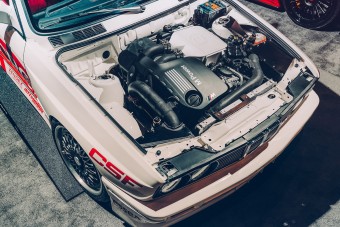 Új M3-as BMW-t töltöttek bele ebbe az E30 M3-ba