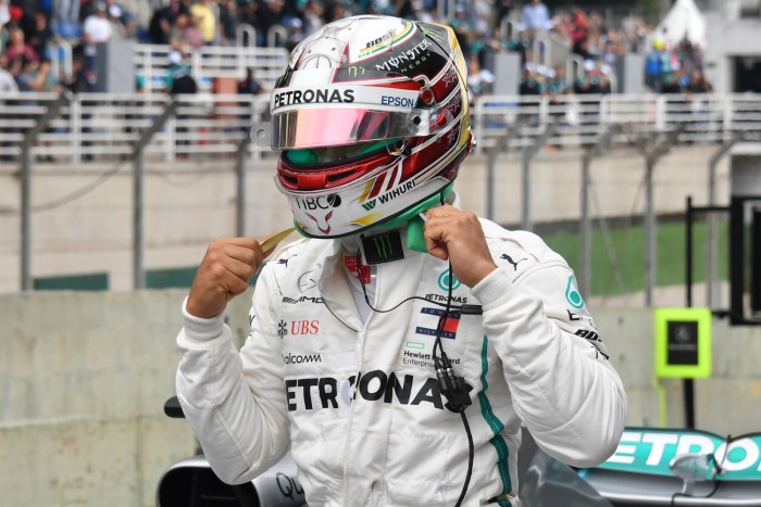 F1: Hamilton tajtékzik Szirotkin miatt