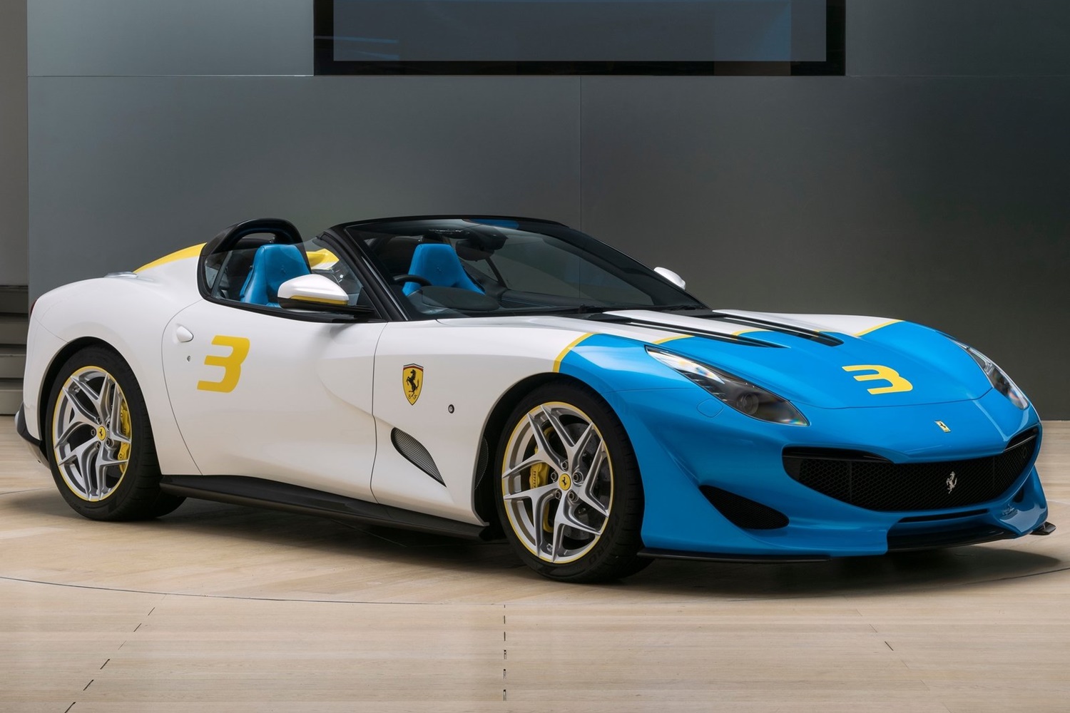 Páratlan roadstert alkotott a Ferrari 5