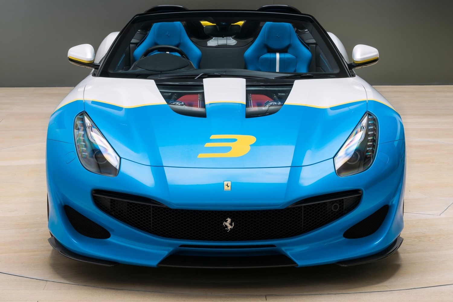 Páratlan roadstert alkotott a Ferrari 8