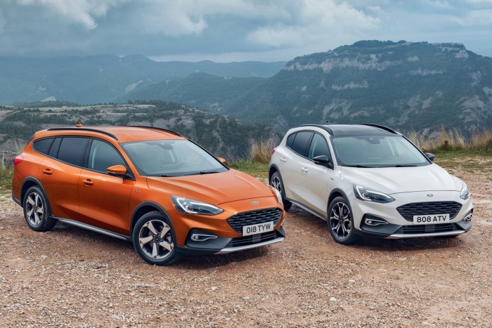 Túrabakancsot húztak a Ford Focusra 7