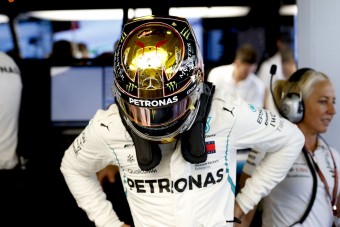 F1: Hamilton megrovást kapott