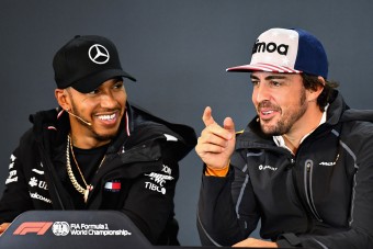 Hamilton: Ezért nincs Alonsónak több bajnoki címe
