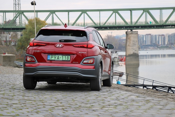 Erre a Hyundaira a zöld rendszámos BMW-sek is figyelhetnek 12 Erre a Hyundaira a zöld rendszámos BMW-sek is figyelhetnek 12