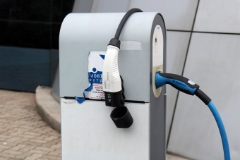 Dánia tíz év alatt vezetné ki a belső égésű motorokat