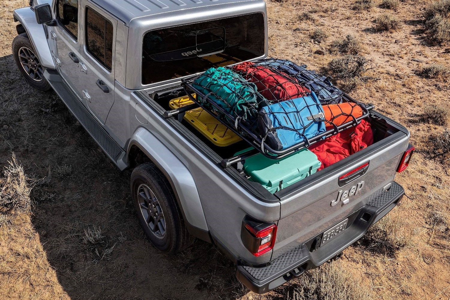 Nincs akadály a Jeep platós terepjárója előtt 12