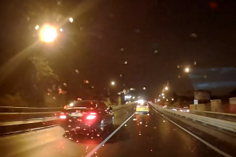 Senki sem akart meghalni miatta a gyorsforgalmin, így sikerült ez az előzés Ferihegy felé