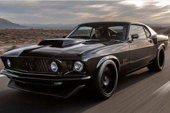 Modern technikával éled ujjá egy legendás Mustang