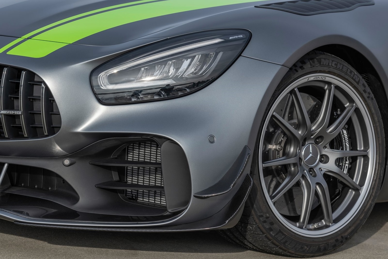 Jobb pilótát csinál belőled a frissített Mercedes-AMG GT R Pro 12