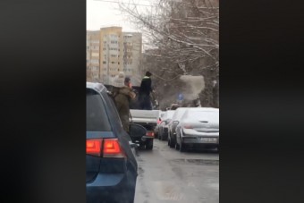 A trehány téli takarítás új szintjét videózták Bukarestben