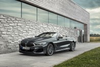 Ledobta a tetejét a BMW új zászlóshajója 87