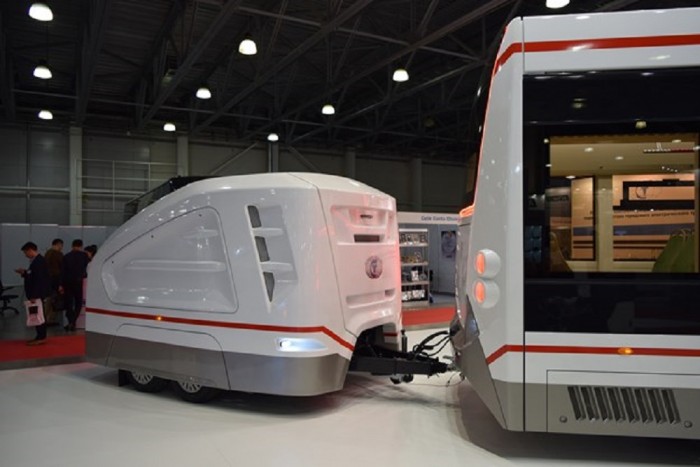 Elektromos busz, mely maga után húzza az akkumulátorait 1