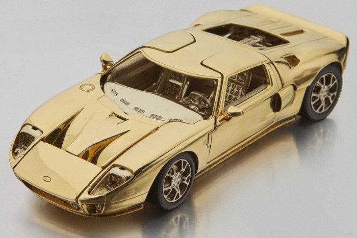 Eszement ára van ennek az arany Ford GT modellnek 6