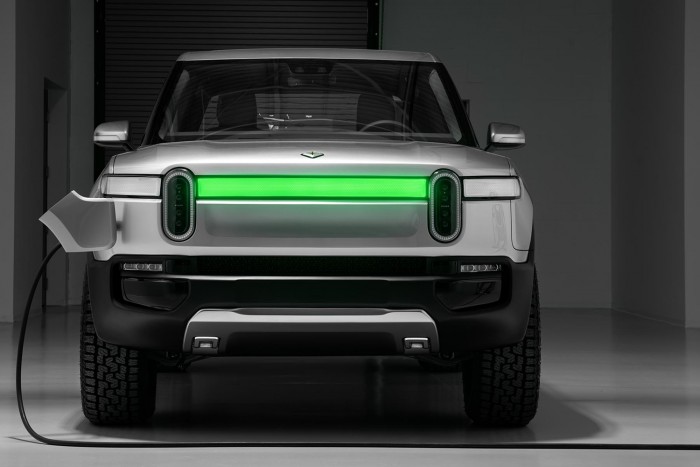 Eszelős gyorsulást és nagy hatótávot ígér az új villanyos platós 8