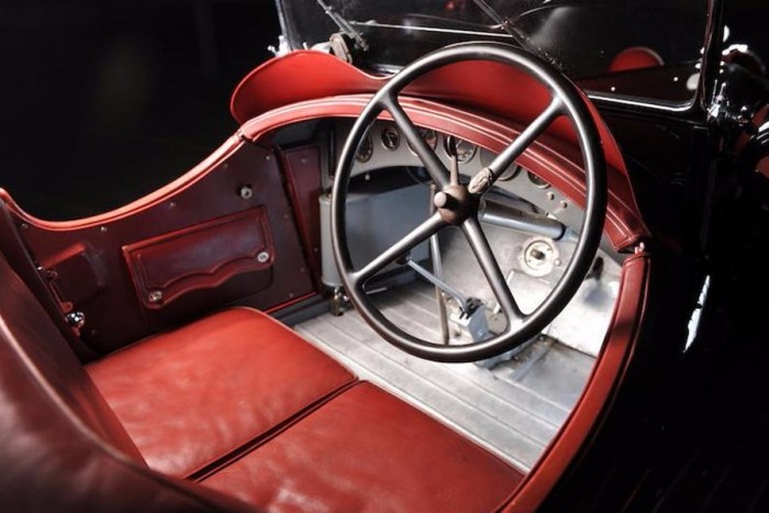 Enzo Ferrari istállójánál futott az olasz politikus Alfája 6