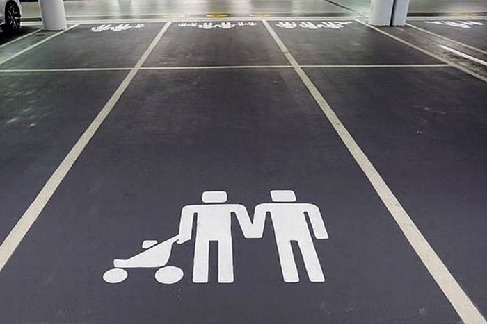 Be mernél ide parkolni? 4 Be mernél ide parkolni? 4
