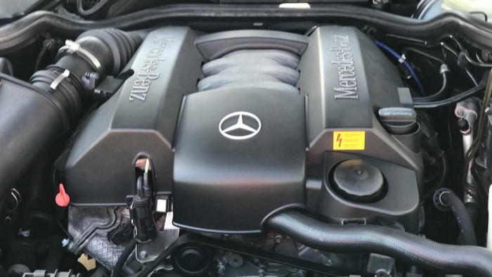 Ha túl drága az X-osztály, nézd meg ezt a kézműves platós Mercit 7